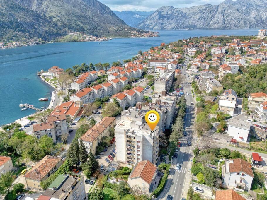 Cozy Nest Apartment- Central And Seaboard With Elevator Kotor Ngoại thất bức ảnh