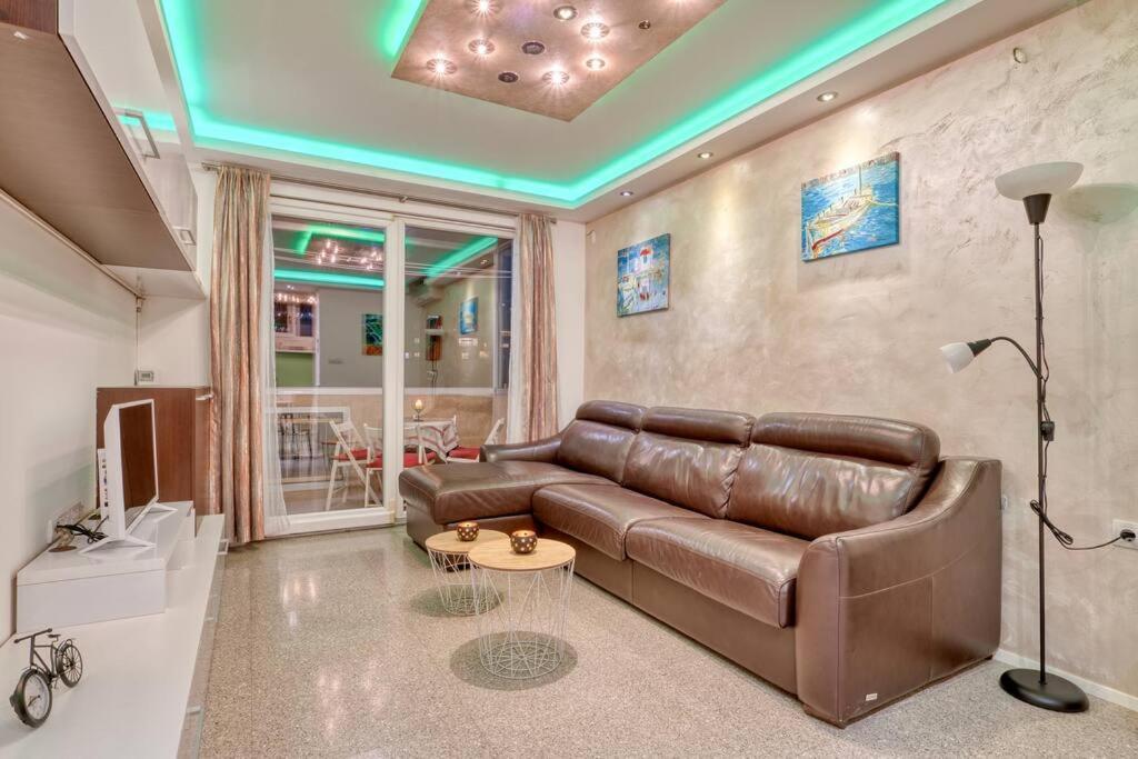 Cozy Nest Apartment- Central And Seaboard With Elevator Kotor Ngoại thất bức ảnh