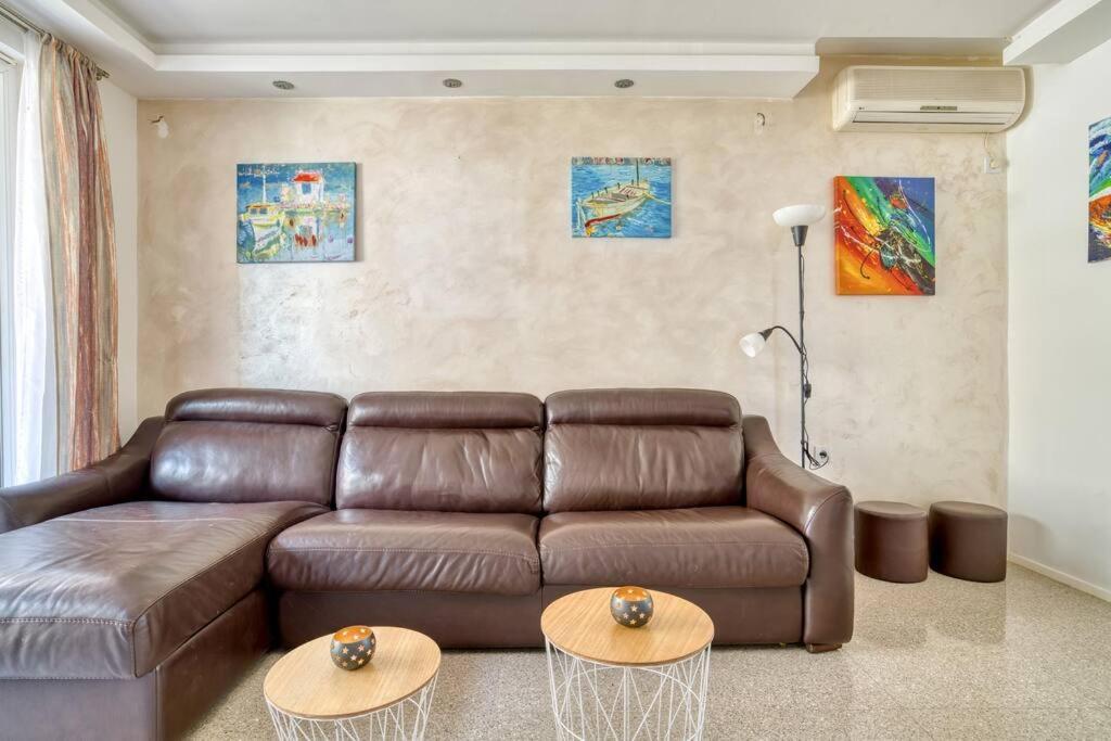 Cozy Nest Apartment- Central And Seaboard With Elevator Kotor Ngoại thất bức ảnh
