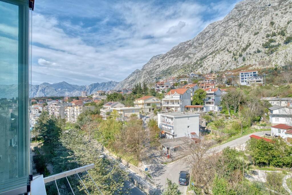 Cozy Nest Apartment- Central And Seaboard With Elevator Kotor Ngoại thất bức ảnh