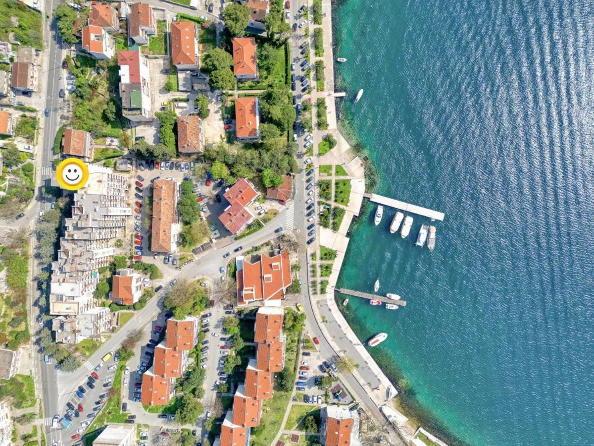 Cozy Nest Apartment- Central And Seaboard With Elevator Kotor Ngoại thất bức ảnh