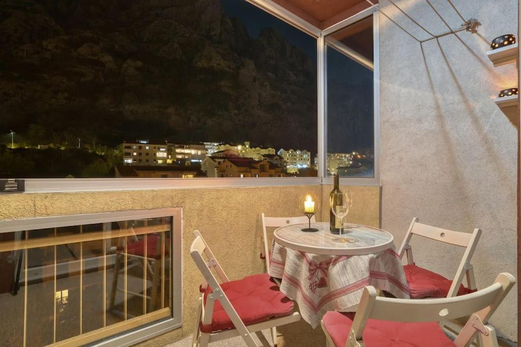 Cozy Nest Apartment- Central And Seaboard With Elevator Kotor Ngoại thất bức ảnh