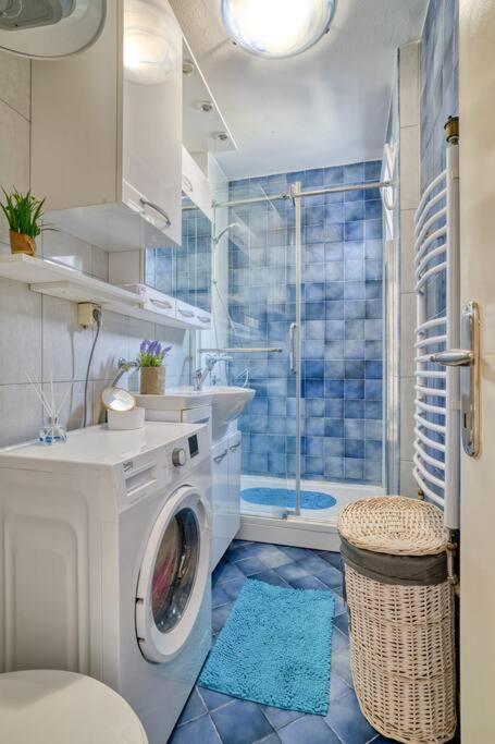 Cozy Nest Apartment- Central And Seaboard With Elevator Kotor Ngoại thất bức ảnh