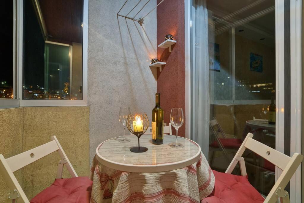 Cozy Nest Apartment- Central And Seaboard With Elevator Kotor Ngoại thất bức ảnh